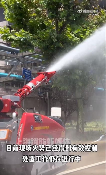（截图自上海消防官方视频，图片仅限本篇文章使用）
