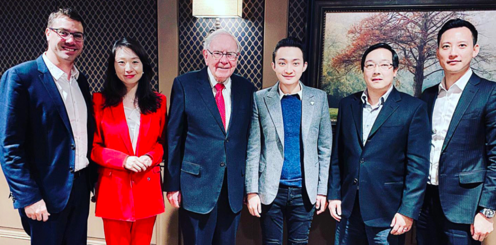 人物|巴菲特午餐二十余载：没有点石成金，却有人盛极而衰