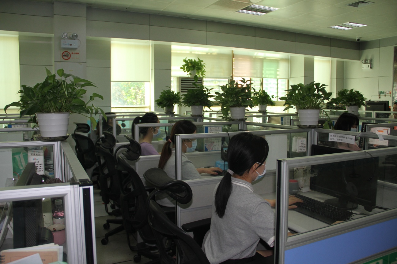 为提升女员工的美丽指数,遇见最美的自己,客服中心工会提倡员工 "淡妆