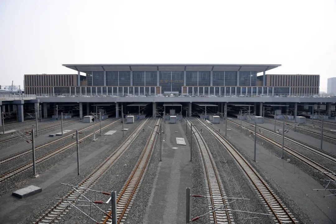 亚洲最大火车站!北京丰台站今天开通运营,每小时最高可容纳14000人候