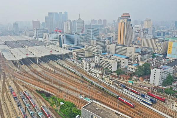 河南省郑州市郑州火车站.资料图 王玮摄(中经视觉)