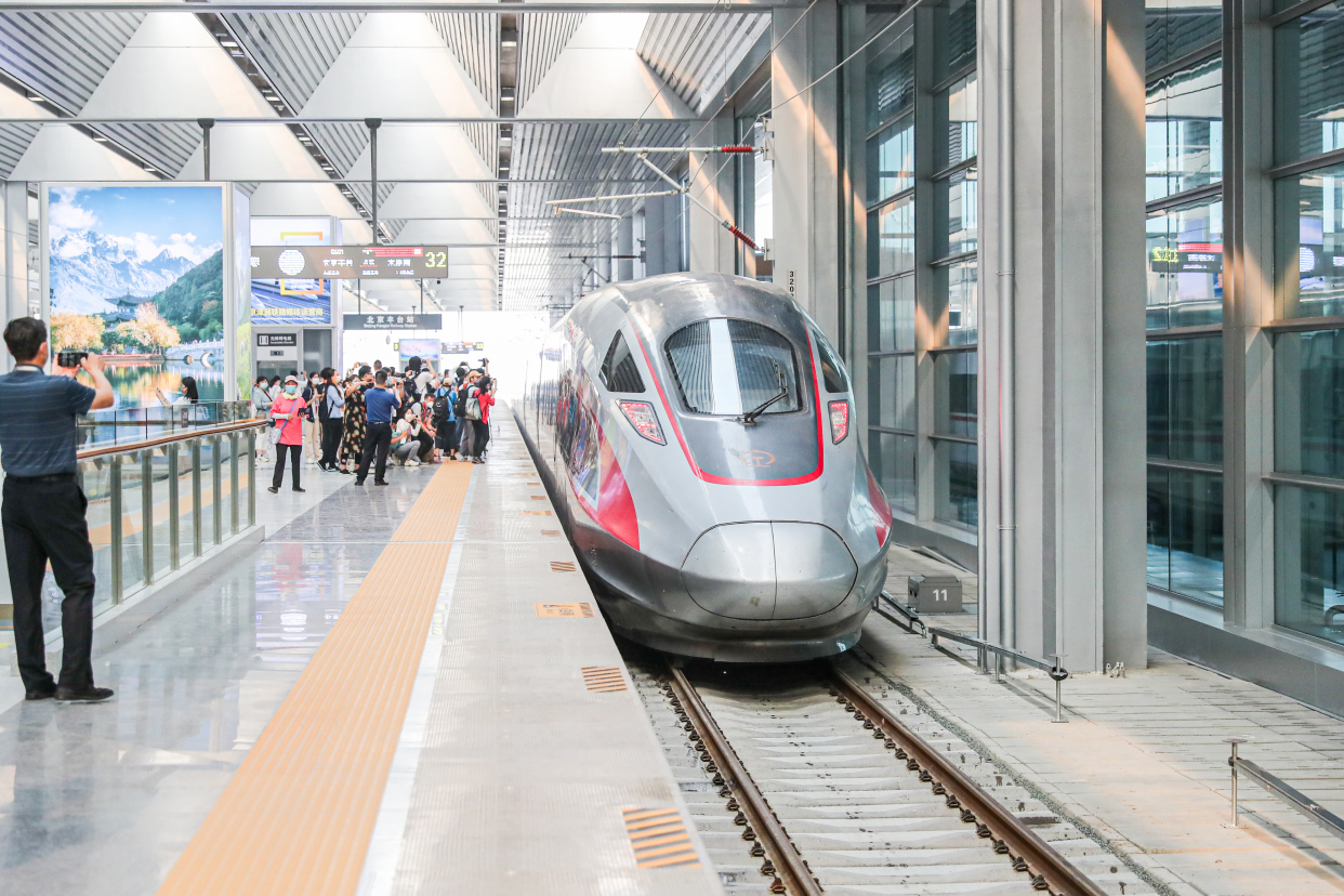 随着g601次高铁列车缓缓驶出站台,北京丰台站新时代的新速度通衢南北