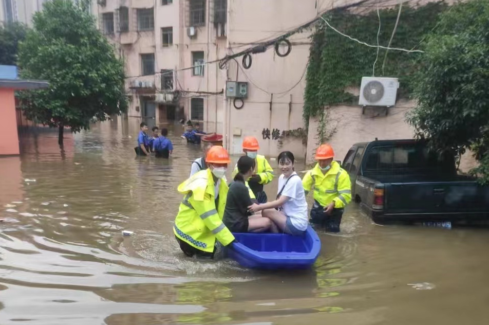 河南濮阳遇特大暴雨城市内涝的简单介绍