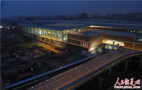 用影像记录北京丰台站建设瞬间