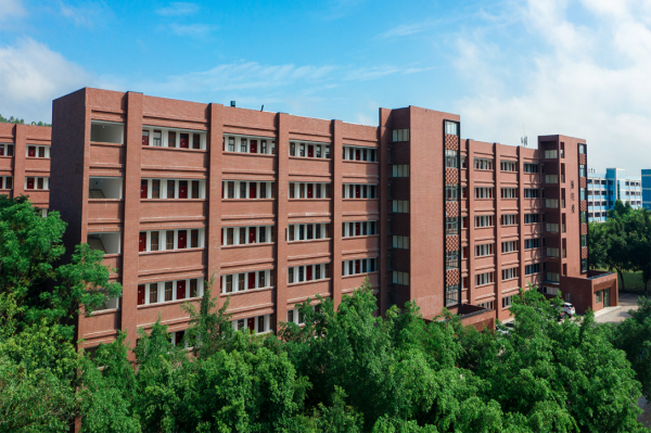 青春向党启新程逐梦英华向未来广西英华国际职业学院举行2022届毕业