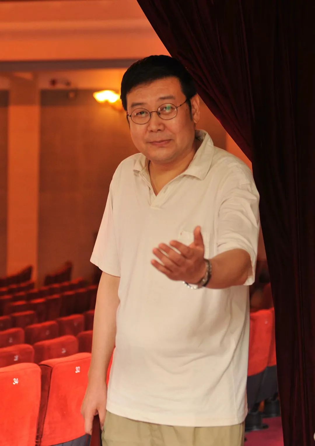 人艺院长任鸣去世一生只做戏剧的仆人