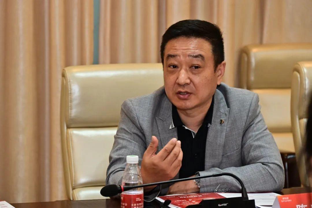 大会开始之前,由郑罡教授,孙中生教授,楚向杰教授,朱蕾教授,谢卓玲