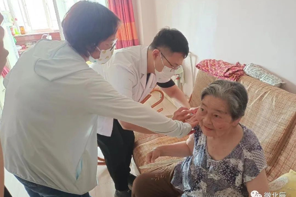 北辰区普东街答好老年人疫苗接种“必答题”