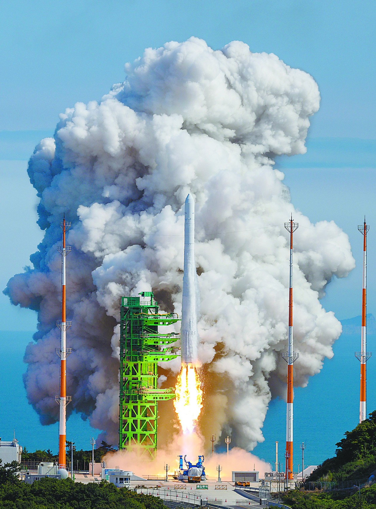 韩国纯国产火箭发射成功 动用全国之力 经历曲折发展