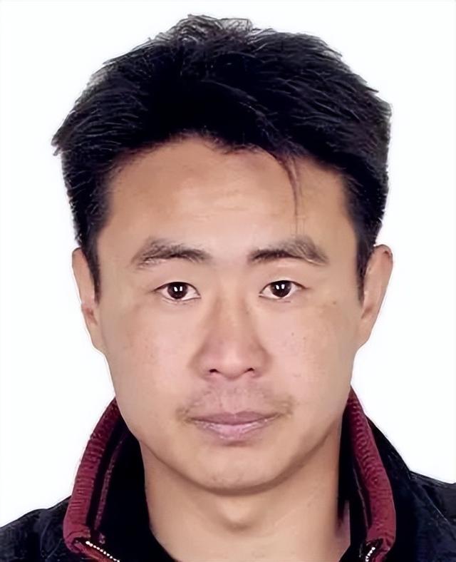 公开警示人员龚子龙照片黄树山,男,户籍地址:安徽省颍上县江口镇