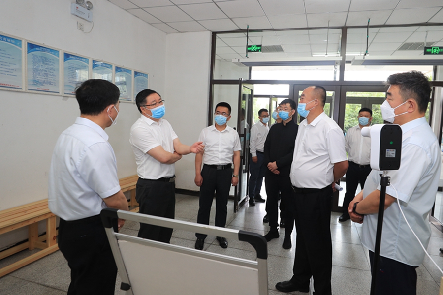 疫情防控常态化筑牢防线不放松赵国庆深入各校区检查疫情防控工作并