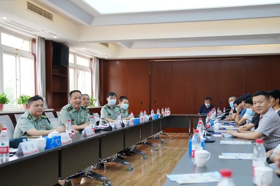 黎湘傅爱国分赴山东广东为国防科大优质生源基地授牌