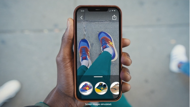 图为亚马逊AR试鞋功能示意图