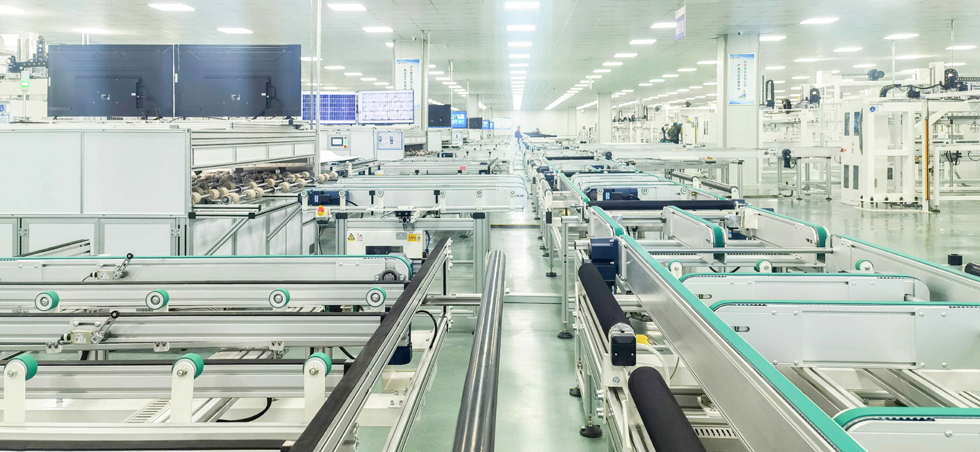 华鹏光伏项目生产车间. 吴忠祥 摄