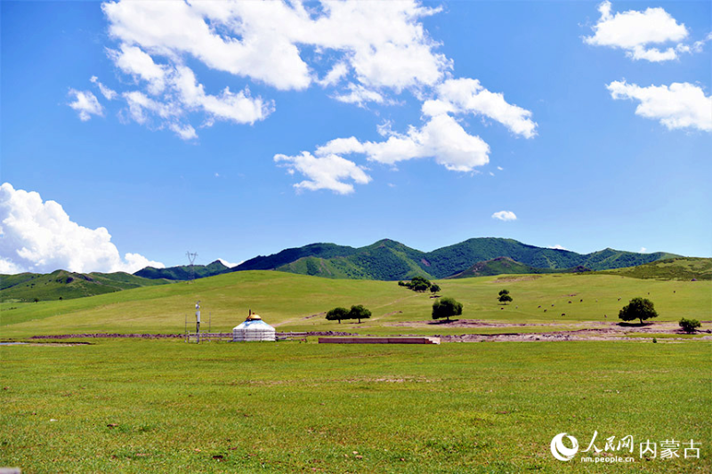 内蒙古扎鲁特旗迁出百万亩自然草原