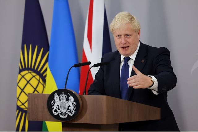 约翰逊当地时间24日在卢旺达举行的新闻发布会上讲话 图自英国政府官网