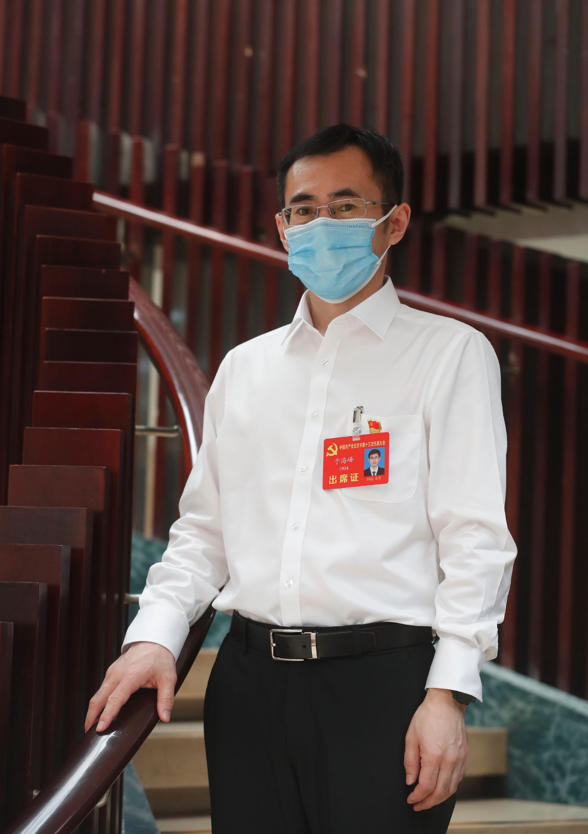 党代表于海峰将带领团队在量子计算的赛道上跑出加速度