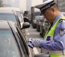 沈阳公安交警全力整治道路交通秩序。交警供图