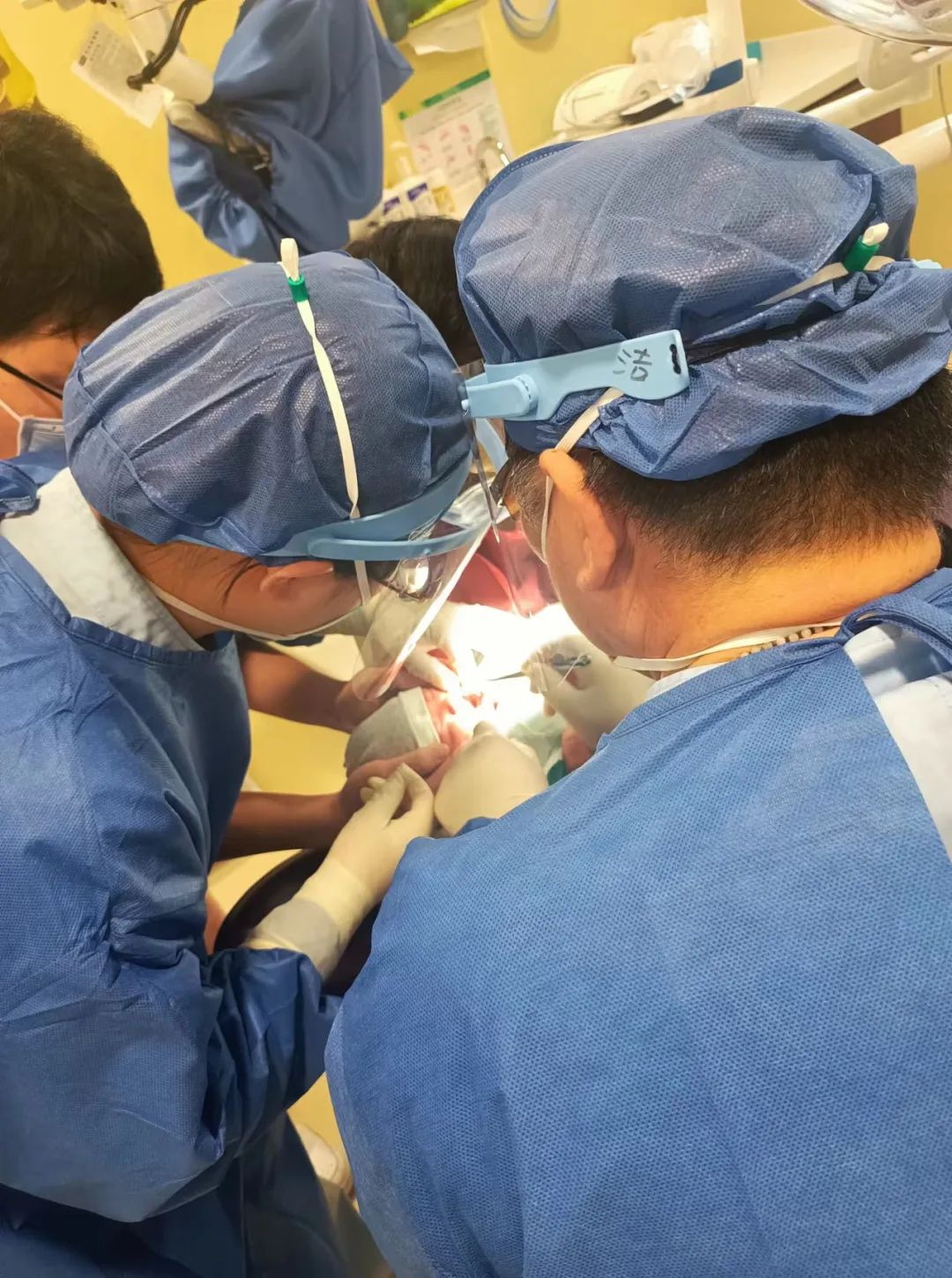 少见出生仅2天口含小龙珠点赞我院口腔科30分钟顺利切除