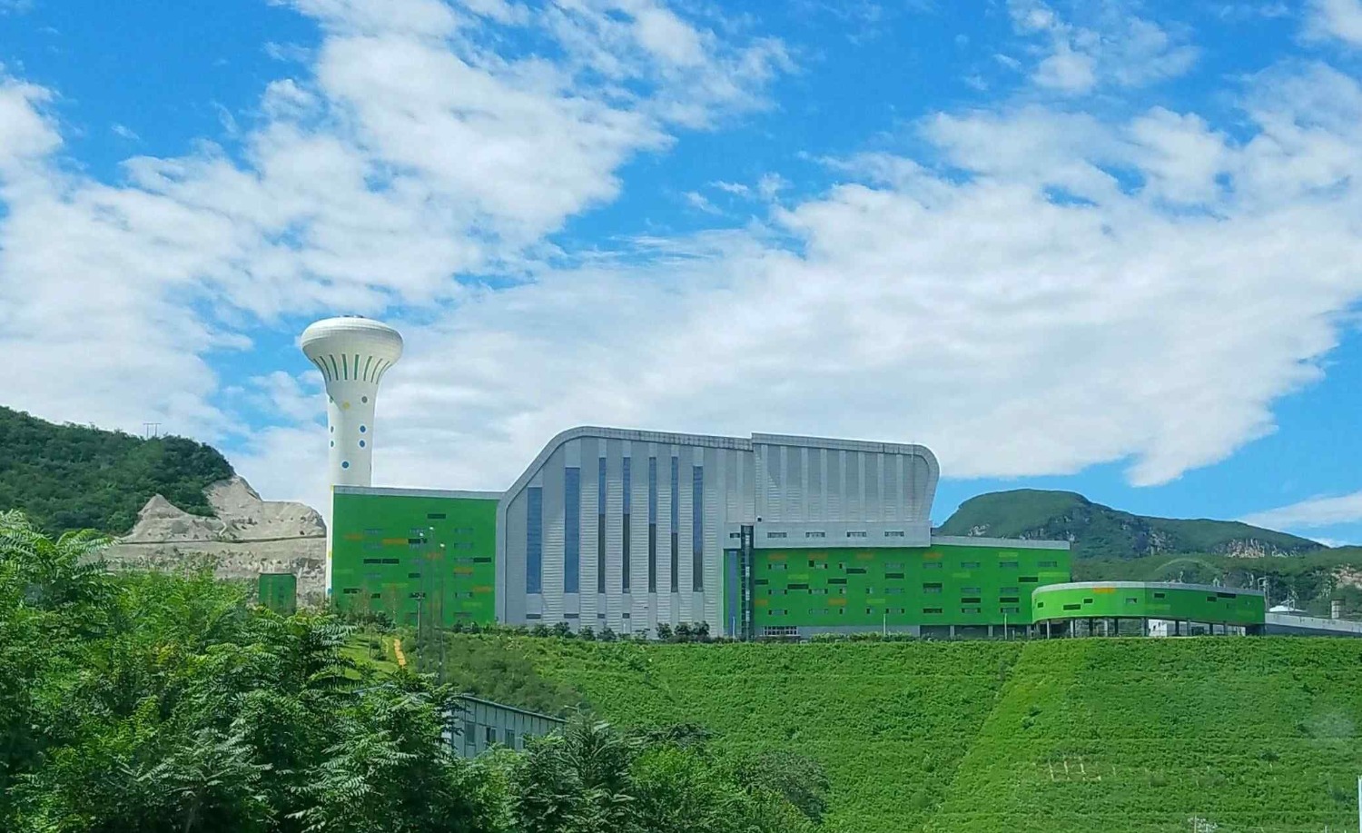 资产包括北京首钢生物质能源项目,北京首钢餐厨垃圾收运处一体化项目