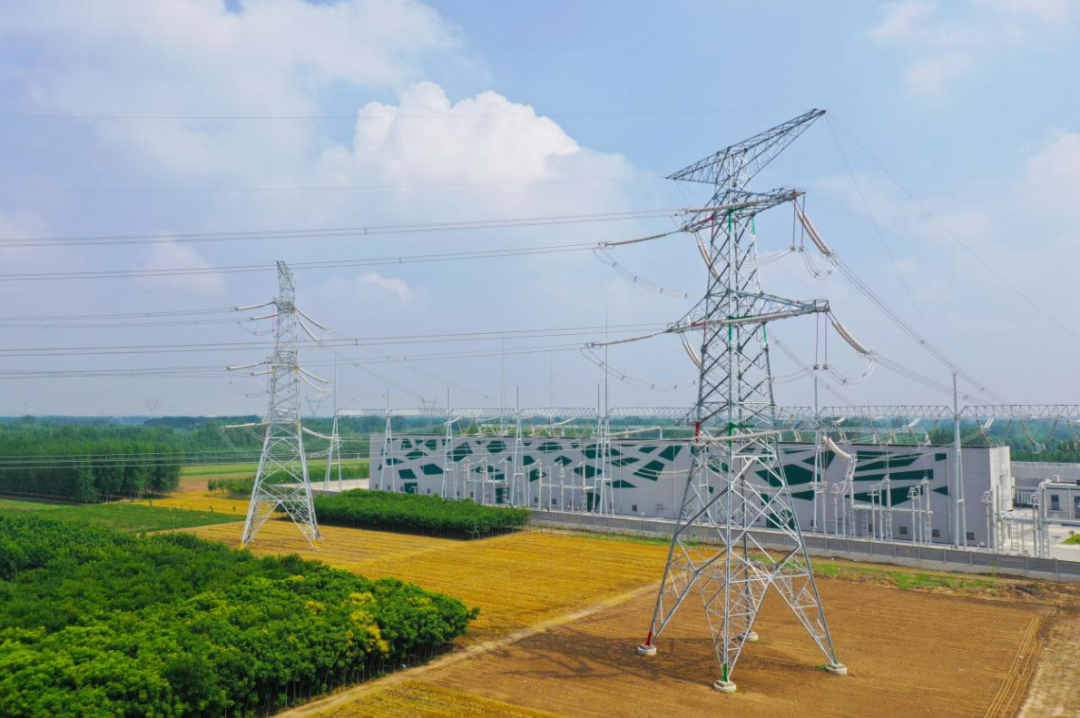 雄安首座新建500千伏变电站今天投运