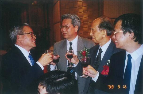 泌尿光纤怎么消毒的【封面人物】袁仕杰博士：以人为本 以科技造福社会_https://www.jmylbn.com_新闻资讯_第8张