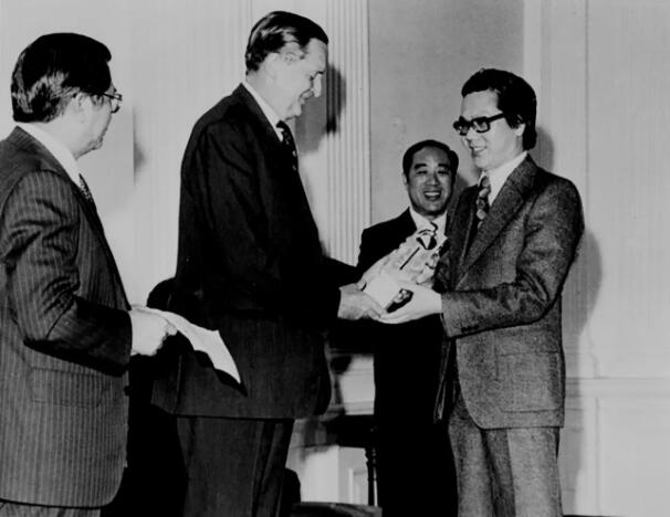 泌尿光纤怎么消毒的【封面人物】袁仕杰博士：以人为本 以科技造福社会_https://www.jmylbn.com_新闻资讯_第11张