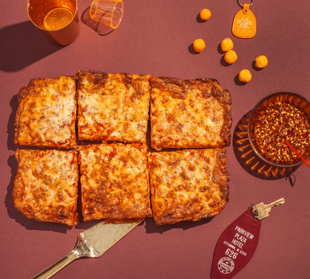 图片来源：https://bellecommunication.com/ Outsider’s pizza