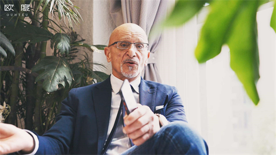 揭秘欧度首席搭配师潘立德的型搭助攻男士衣橱搭配黑科技