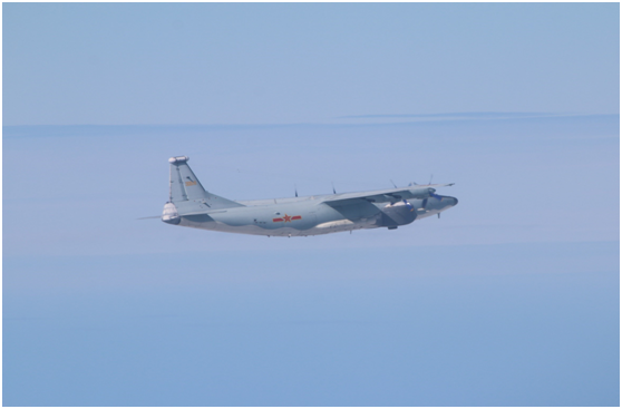 台防务部门28日发布的解放军运-8远程电子干扰机同型机图片