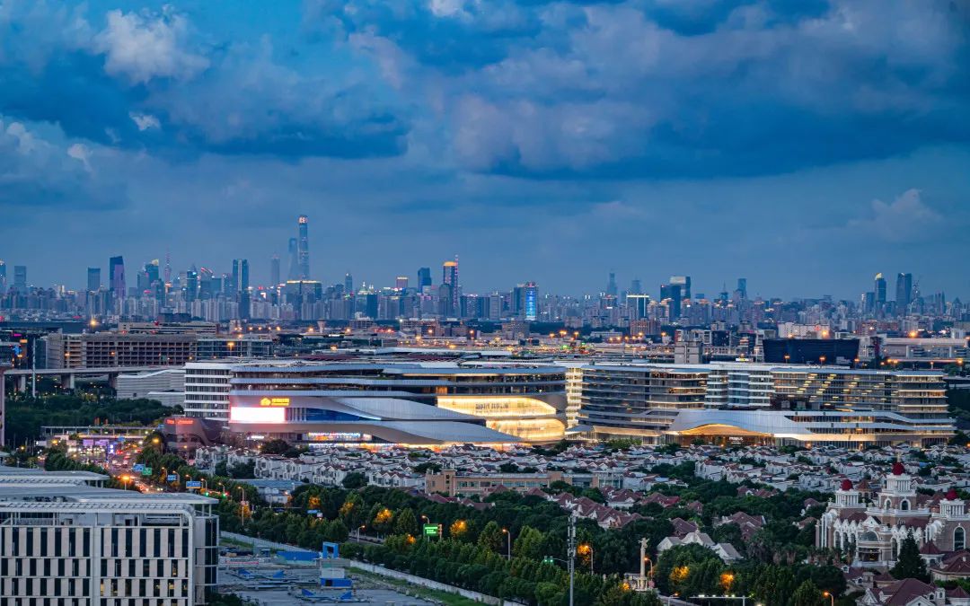 虹桥开放枢纽核心区域建设项目首笔贷款发放青浦区重点发展区域建设按