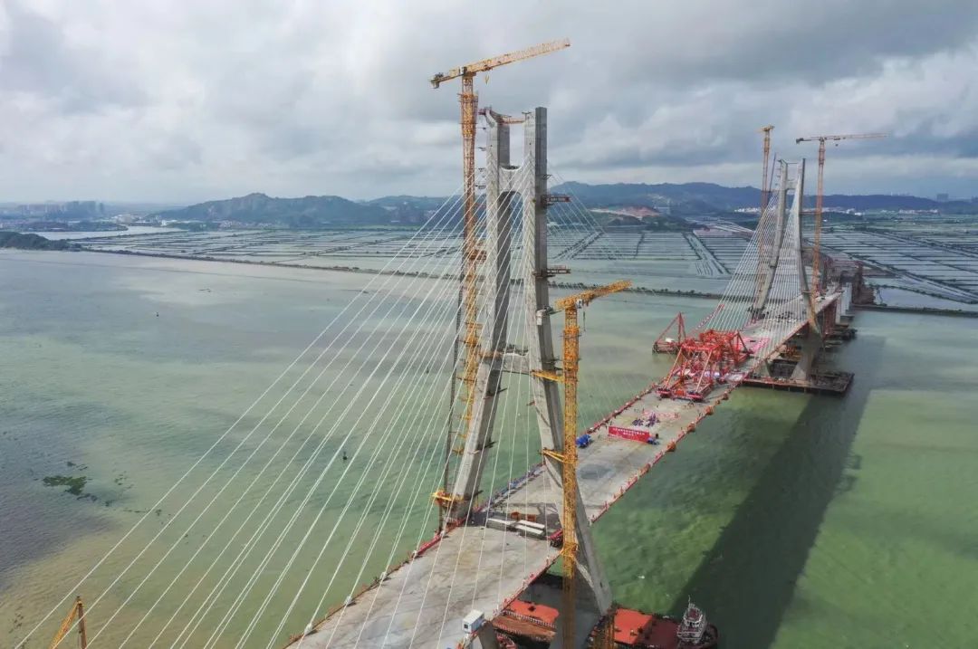 刚刚牛田洋特大桥主桥成功合龙