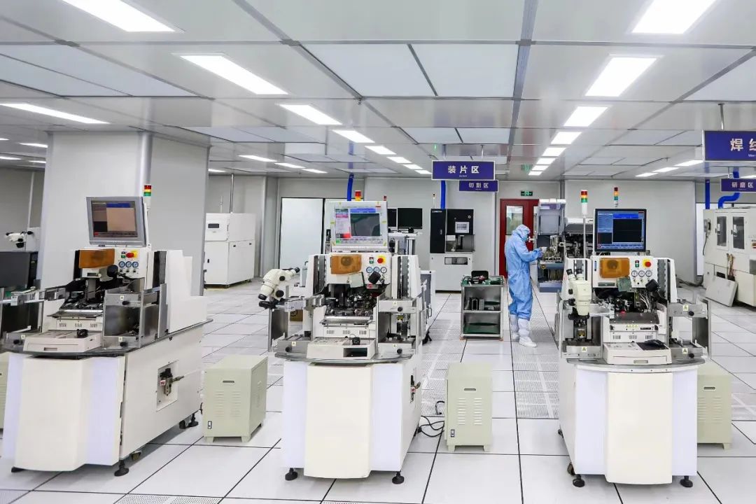芯片封装厂内景 图片来源：受访者供图
