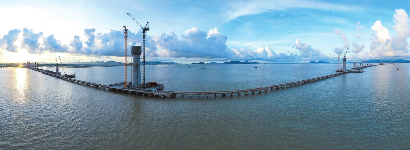 建设中的黄茅海跨海通道高栏港大桥