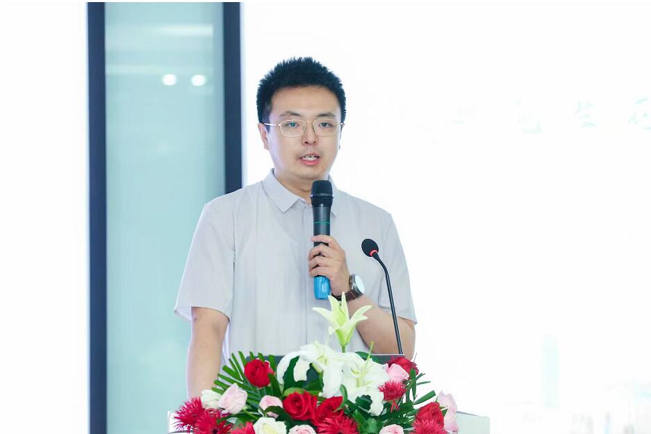 　　丰台区科学技术和信息化局党组书记、局长刘博涵致辞