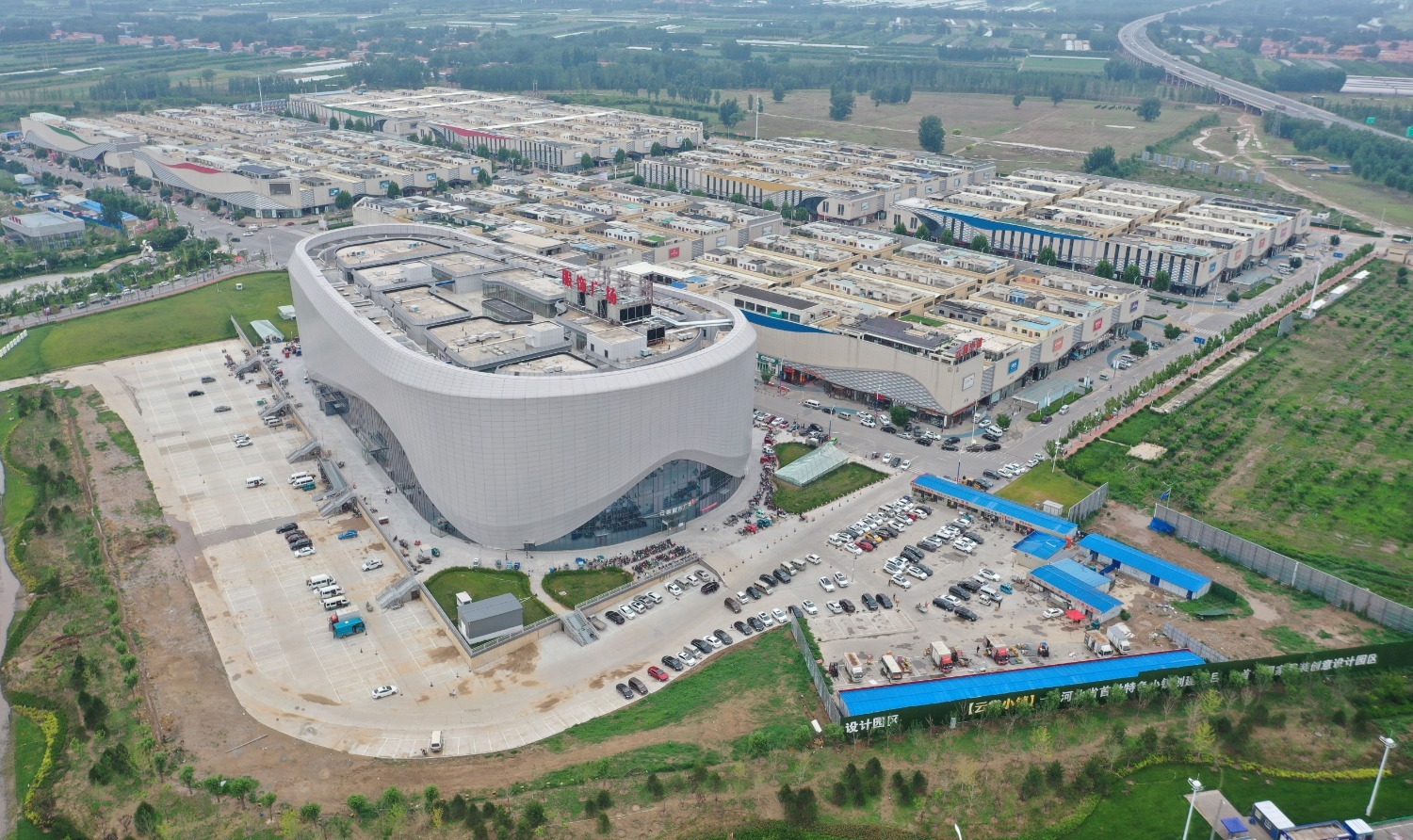 图为河北省永清县云裳小镇鸟瞰图