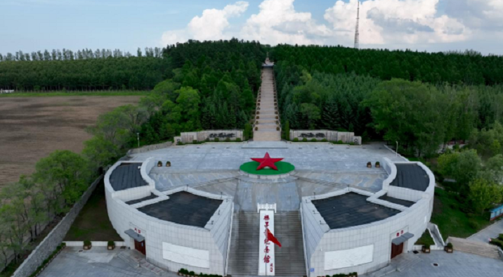 　　图为黑龙江省海林市的杨子荣烈士陵园
