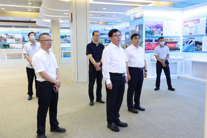 苟护生董事长与漳州市委副书记市长王进足一行座谈交流