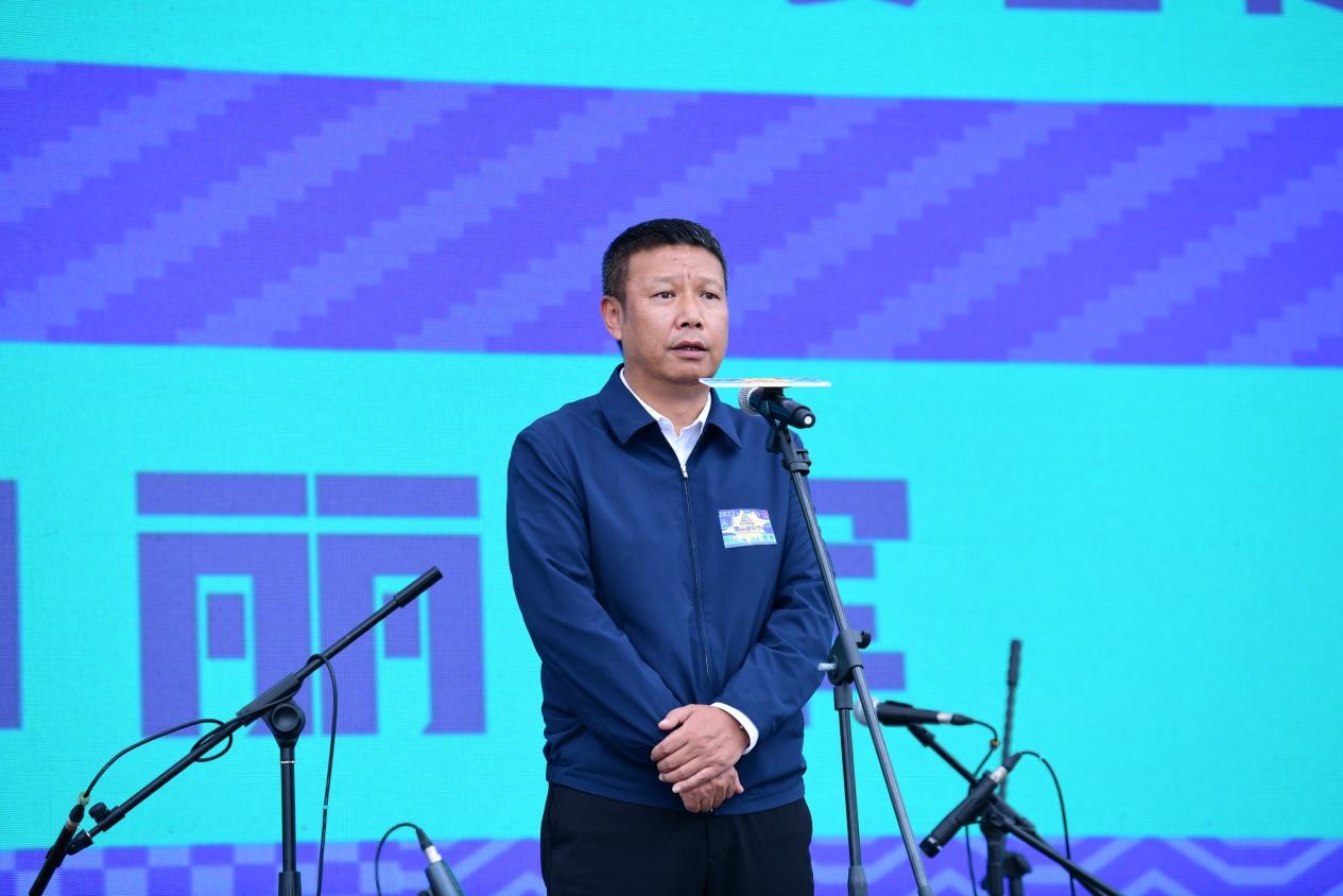 　　图说：中共丽江市委常委、市委宣传部部长和丽军致辞。
