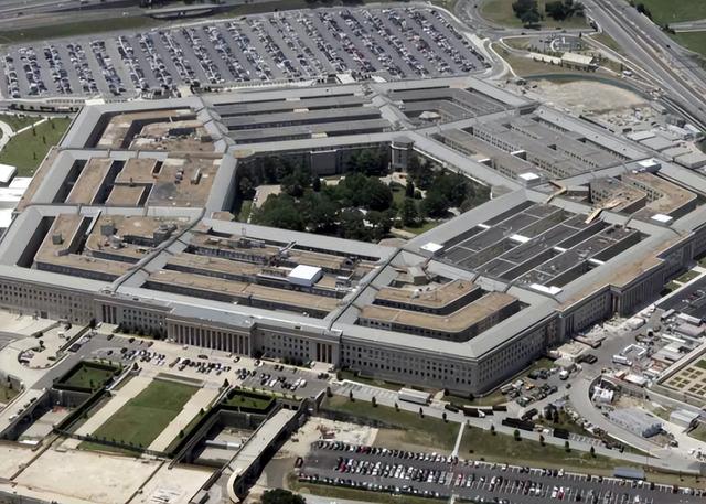 美国国防部大楼.