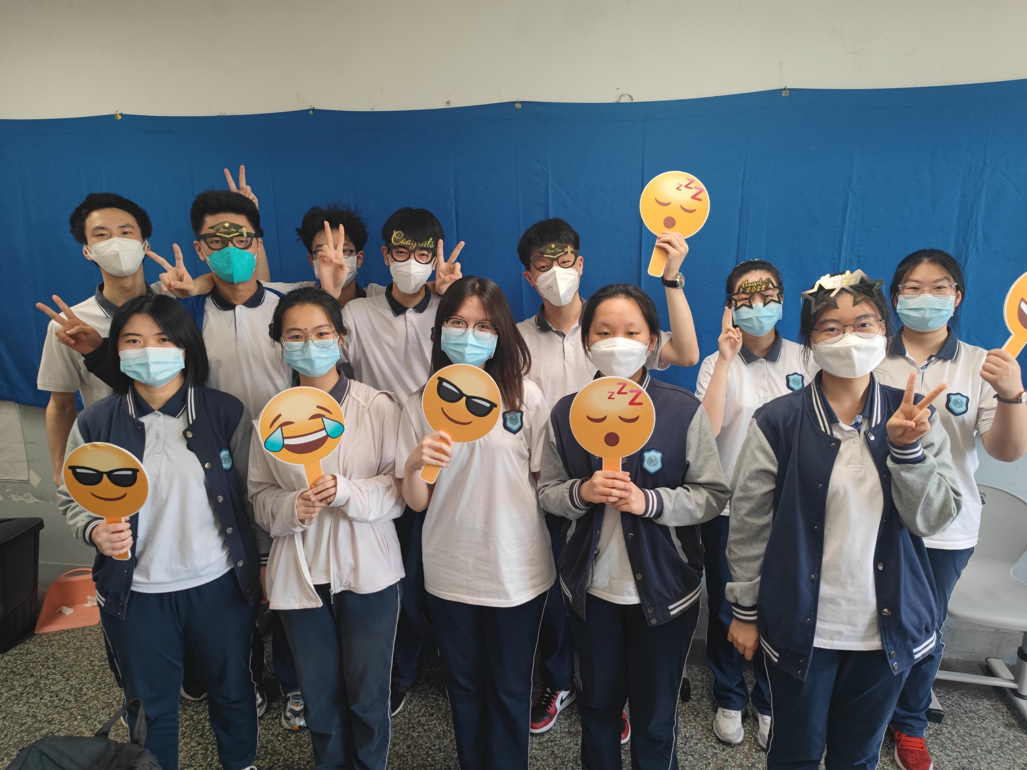 卢湾高级中学"90后"思政老师朱佳磊是第一次担任高三班主任,这些天他