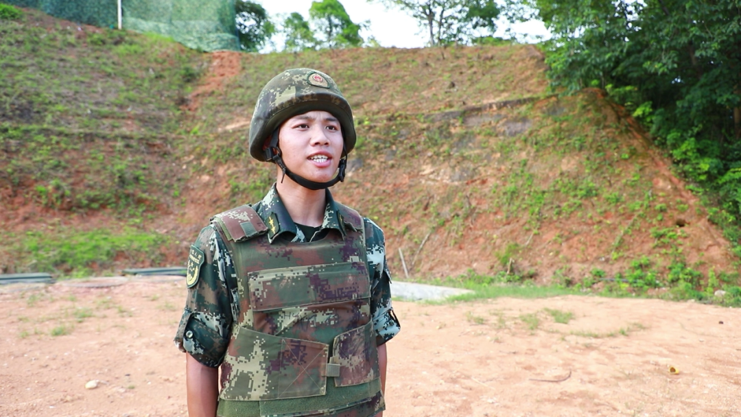 武警湖南总队新兵团中队长胡益源