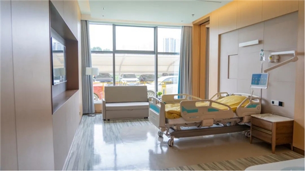 　　图:和祐国际医院智慧病房样板间