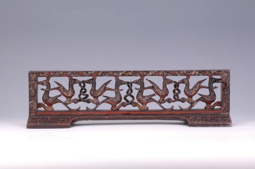 漆木座屏战国时期雕动物形象漆器的代表作