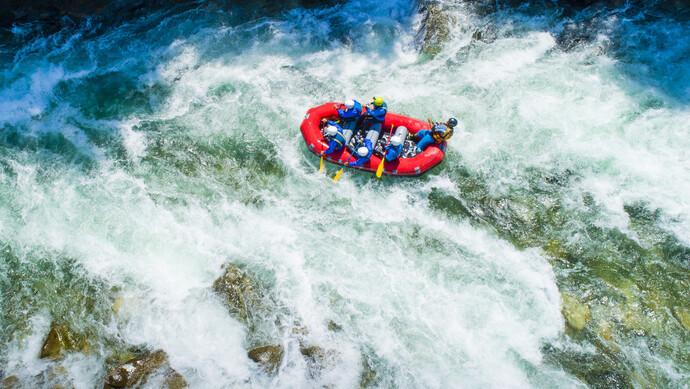 栾川大峡谷漂流景区多船碰撞,23名游客落水受伤|河道_新浪财经_新浪网