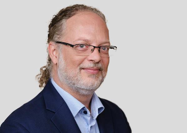 　　SUSE 首席技术与产品官 Thomas Di Giacomo 博士
