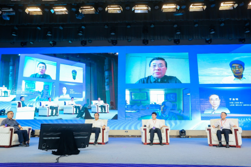 　　院士沙龙环节，各位院士就中医络病研究与创新成果转化展开交流