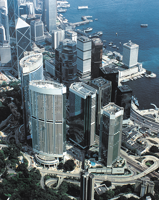 坐标:中西区金钟道88号设计:王欧阳(香港)有限公司,1990太古广场第一