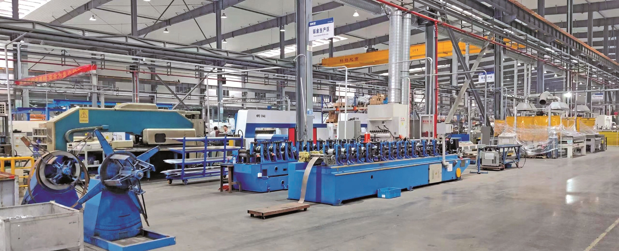 电梯配件产品经过质检,打包,装车后发往全国各地