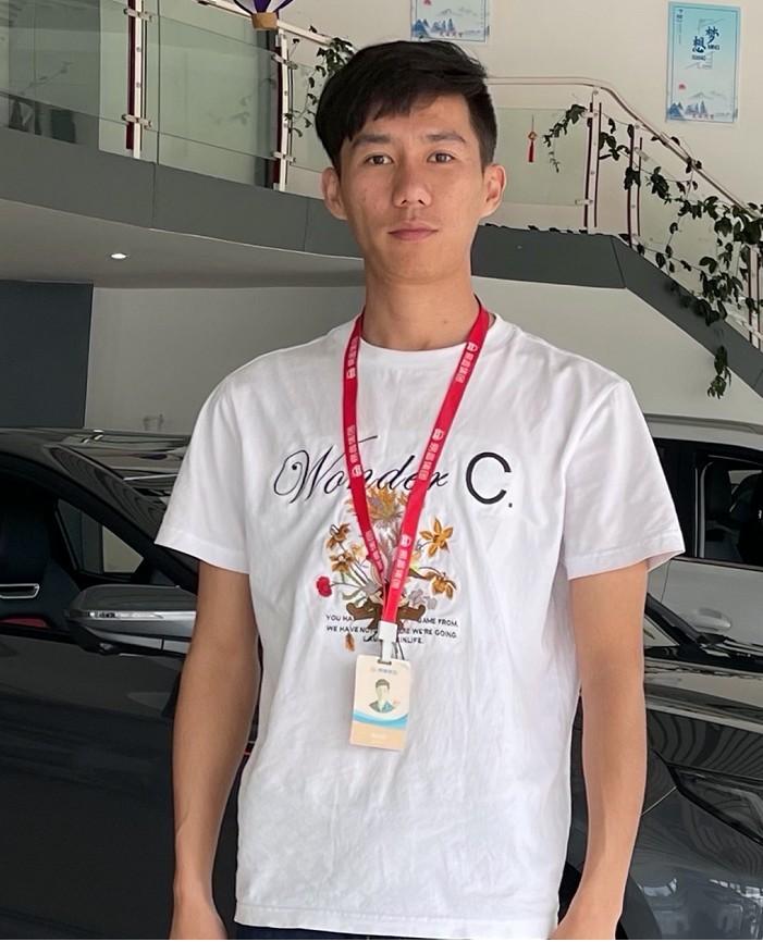 　　上图：易鑫金融顾问李杭阳